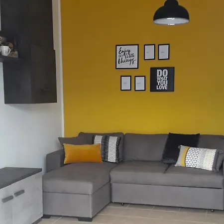 La Quiete Lemon Color By Gardadomusmea Tremosine